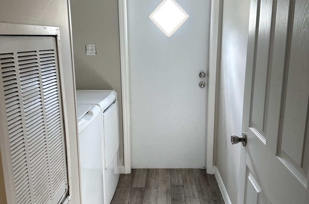 LAUNDRY1 • Pelican's Nest Mobile Home Sales